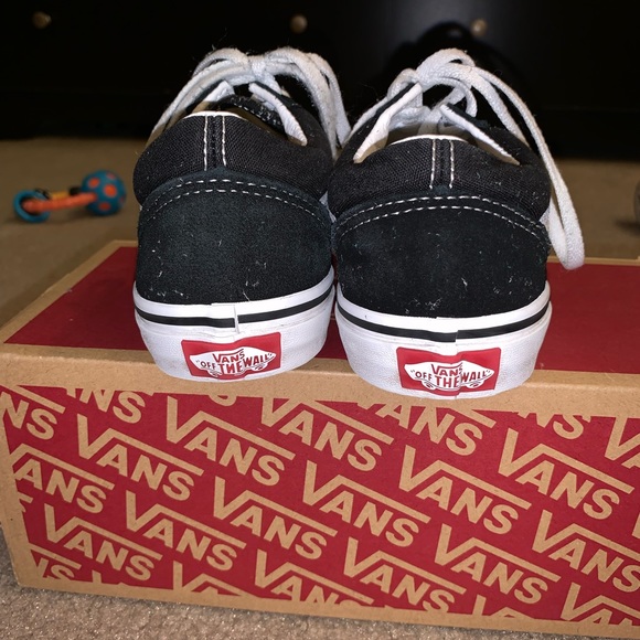 Boys Old Skool black and white Vans. Size 2. - Picture 3 of 7